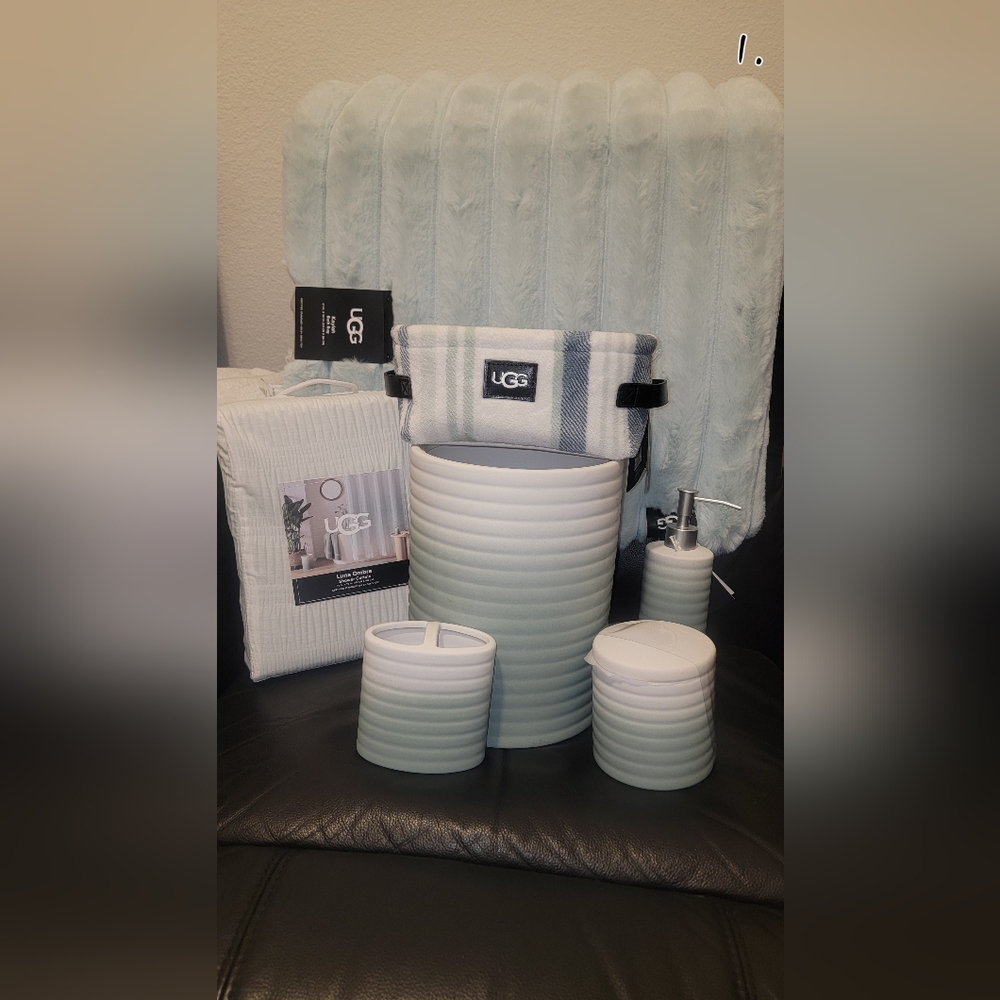 Brand new UGG bathroom set.